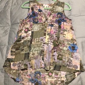 High-Low Sleeveless Button-up Blouse. Size Small